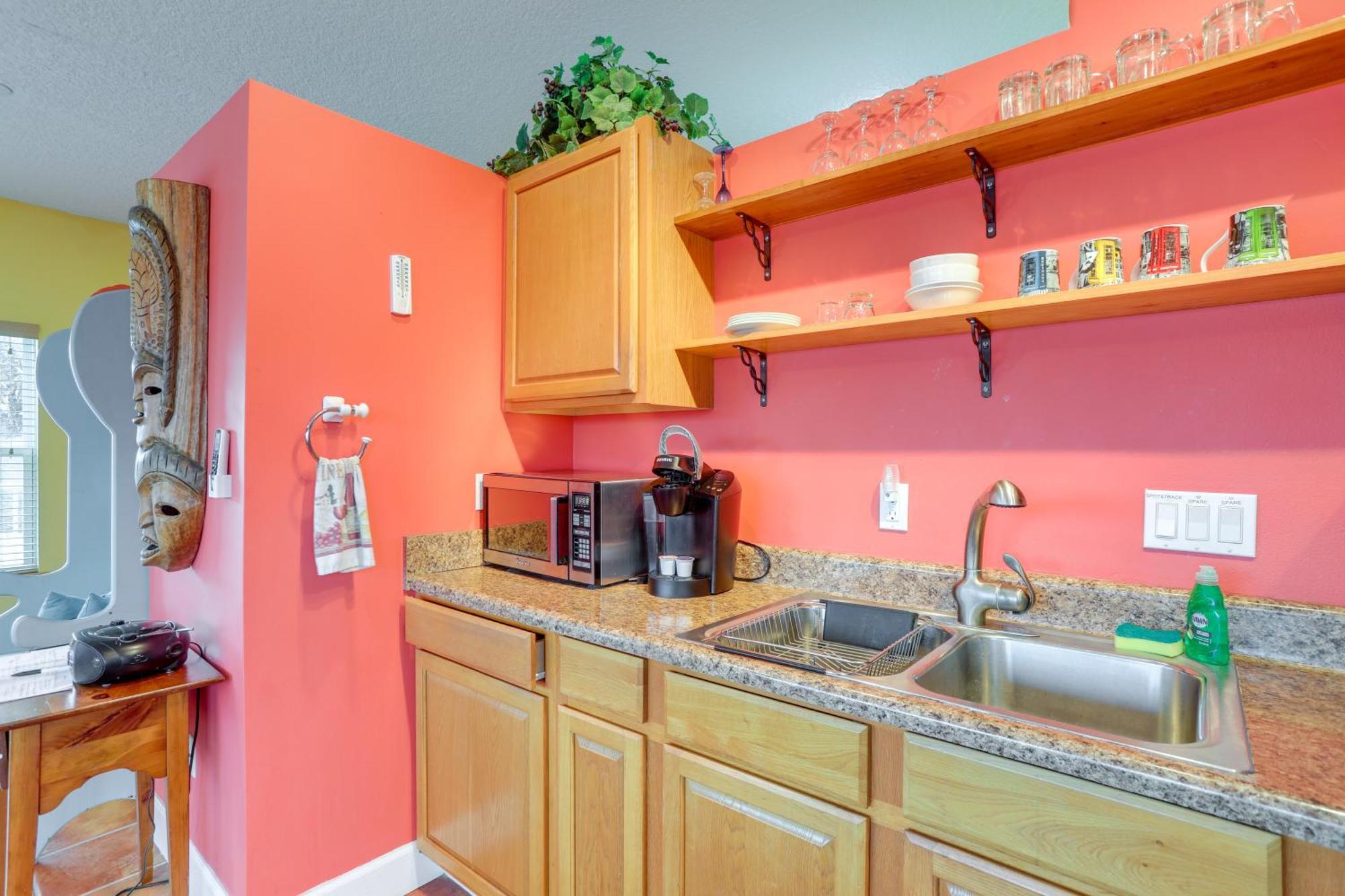 Vibrant Condo - Walk To Indian Rocks Beach! Клиъруотър Бийч Екстериор снимка