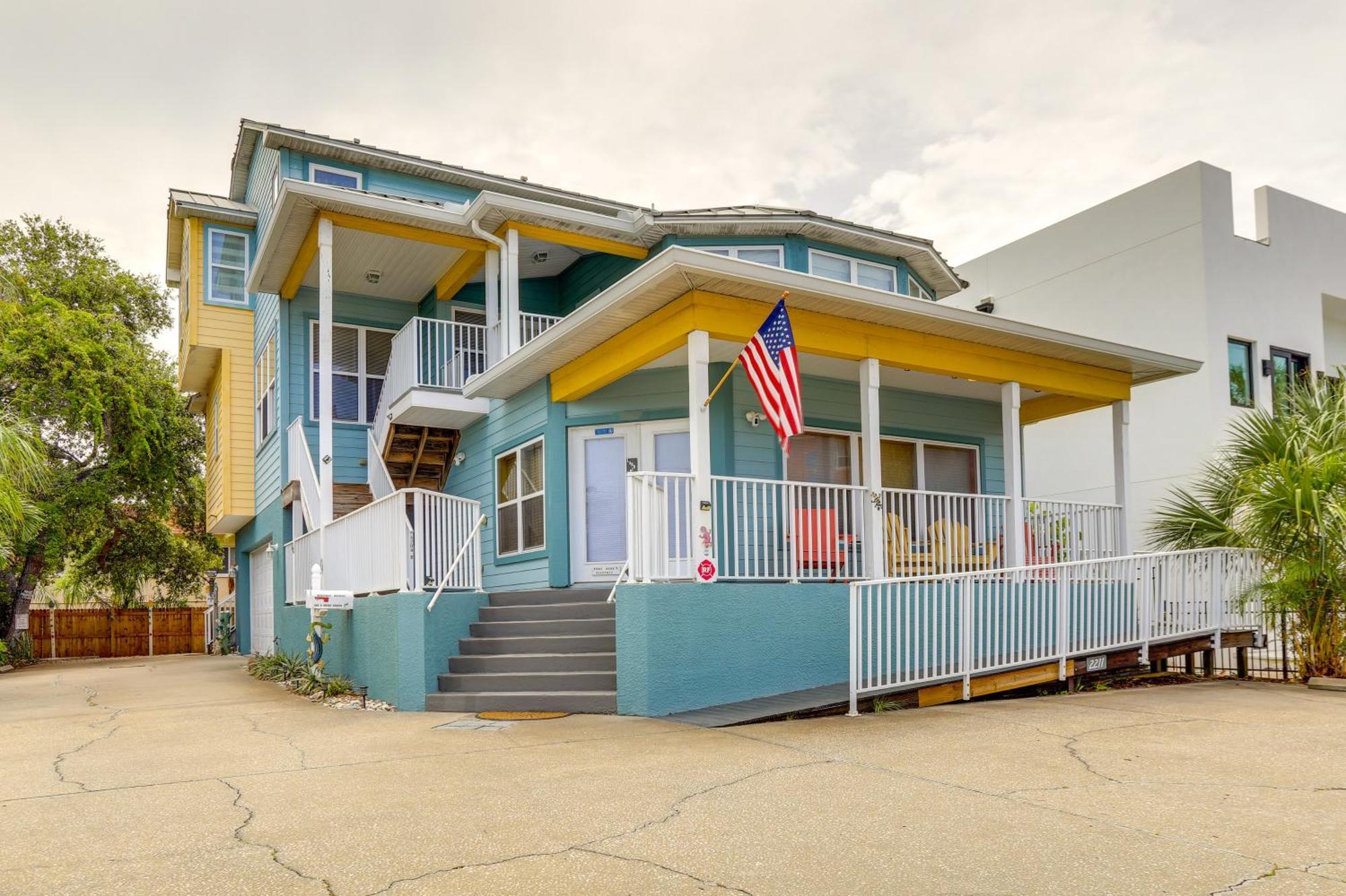 Vibrant Condo - Walk To Indian Rocks Beach! Клиъруотър Бийч Екстериор снимка